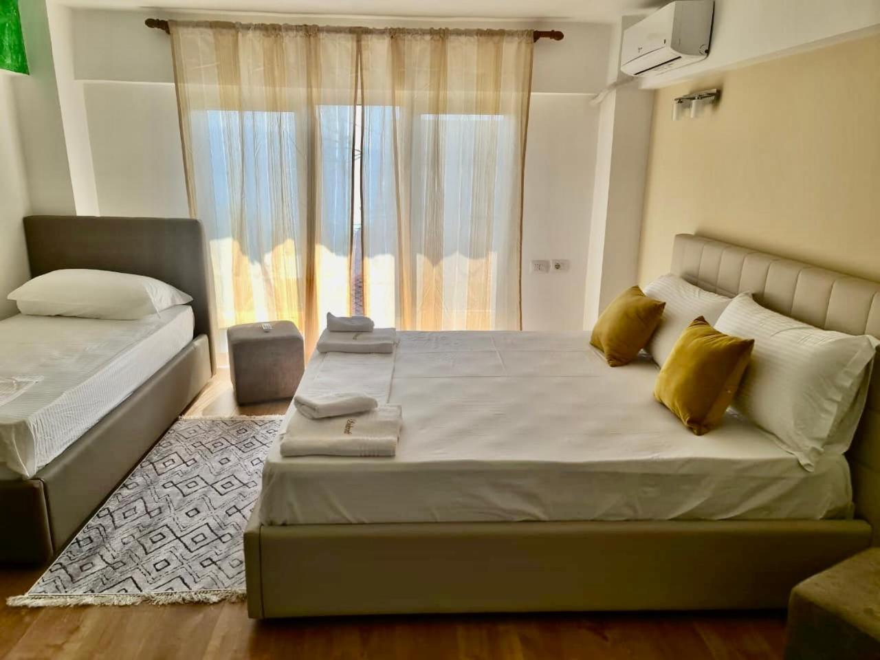 Shkreli Apartments Sarandë Exterior foto